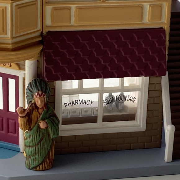 1994 Hallmark Collectible 1994 Nostalgic Houses & Shops 11th Drugstore - Picture 10 of 12